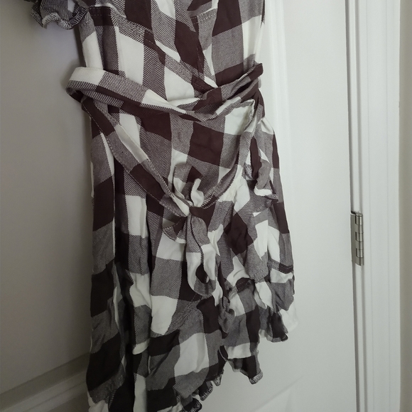 UO Wrap Dress - Picture 4 of 4